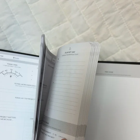 Mel Robbins The 5 Second Journal: The Best Daily Journal - never used - Picture 3 of 4